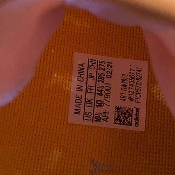 Yeezy Boost 350 - LIKE NEW - Picture 3 of 5